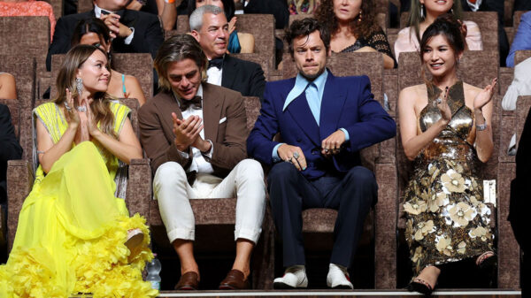 ¿Realmente Harry Styles escupió a Chris Pine en el Festival de Venecia?