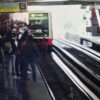 Héroe sin capa rescata a perrito de las vía del metro de CDMX