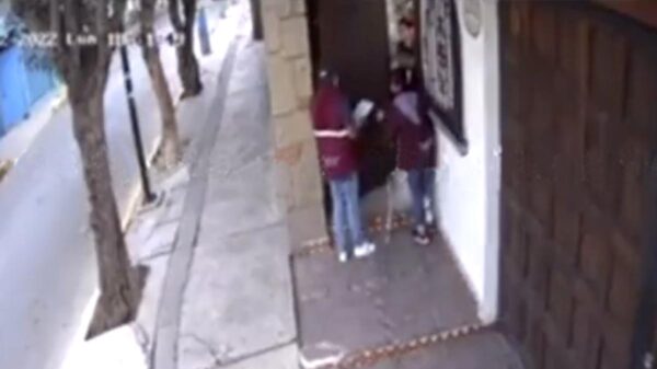 Ladrones asaltan disfrazados de empleados de gobierno