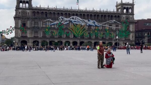 Vuelve a temblar un 19 de septiembre, magnitud 7.4