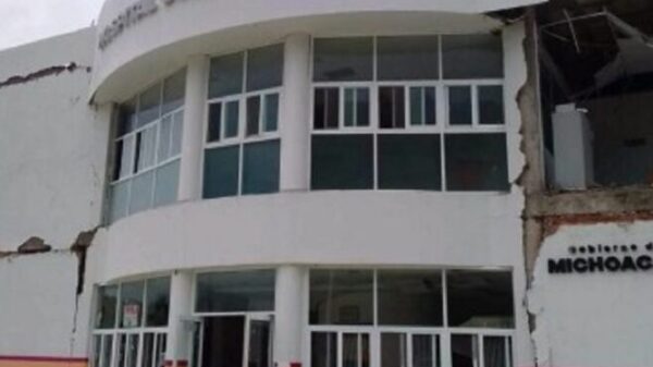 Ajusta el Sismológico magnitud del sismo a 7.7