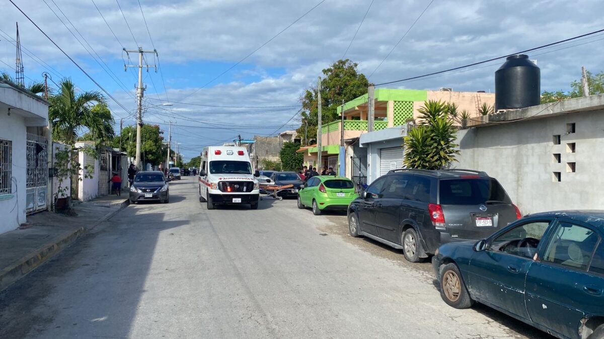 Ejecutan en Cancún al líder de los taxista de Isla Mujeres; Ariel Peniche se disponía a abordar su vehículo cuando fue rafagueado.