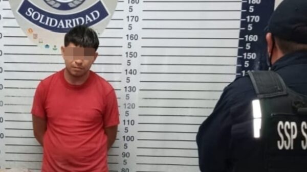 Detienen a narcomenudista en Mundo Hábitat de Playa del Carmen.