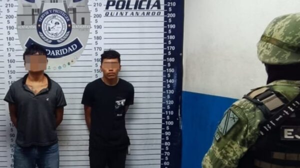 Detienen a dos pistoleros en Playa del Carmen, tras ataque en un bar.