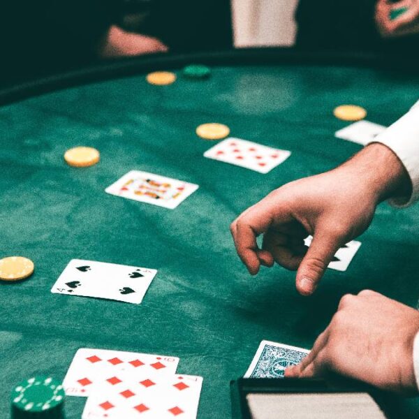 Casas de apuestas online vs físicas, ¿hay alguna diferencia?