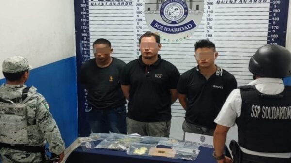 Cae trío de narcomenudistas en la Quinta Avenida de Playa del Carmen.