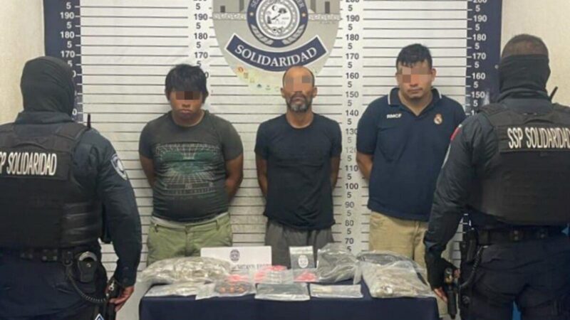 Cae trío de narcomenudistas en la alcaldía de Puerto Aventuras.