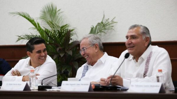 Hipócritas, gobernantes que piden ayuda a FA y rechazan reforma: Adán López