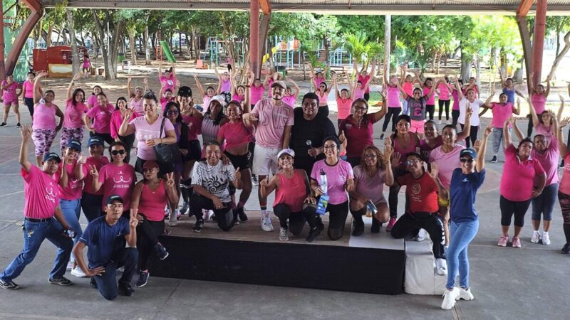Aguakan promueve la prevención del cáncer de mama bajo la campaña "El cáncer de mama no se ve, se siente"