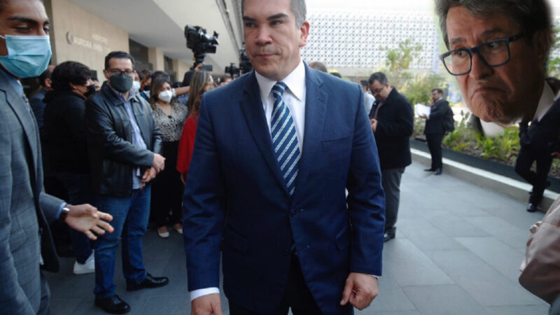 ‘Alito’ y Monreal se defienden, dicen que los chats son falsos