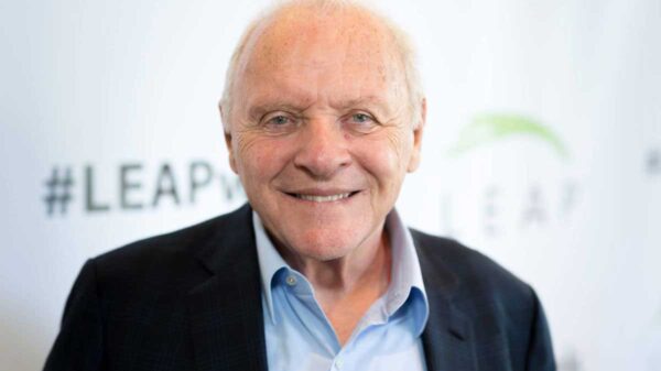Anthony Hopkins se vuelve viral en redes por actuar como astronauta