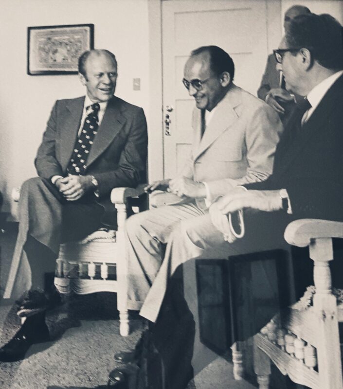 Reunión en la Casa Blanca entre el ex presidente de EU, Gerald Ford, Luis Echeverria y Henry Kissinger, secretario de Estado.