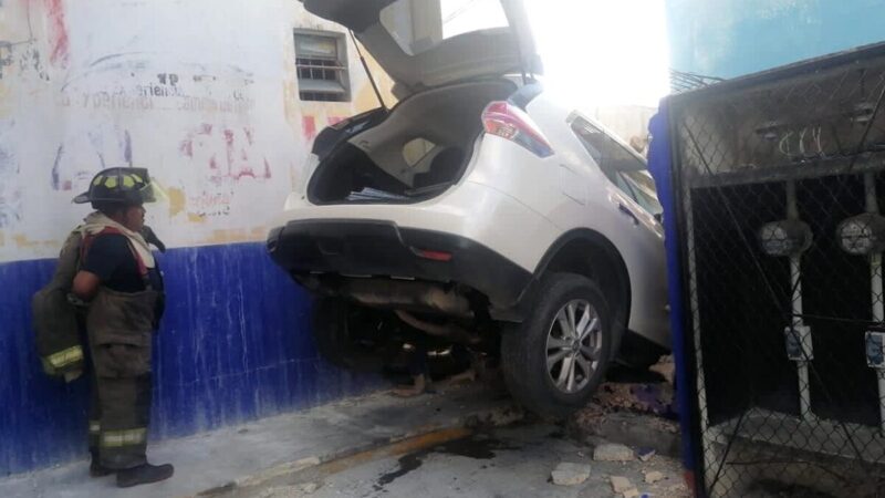 Inexperta conductora choca y arrolla a peatón en la SM 229