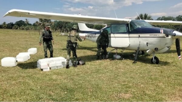 Aseguran en Chiapas avioneta con 340 kilos de cocaína.