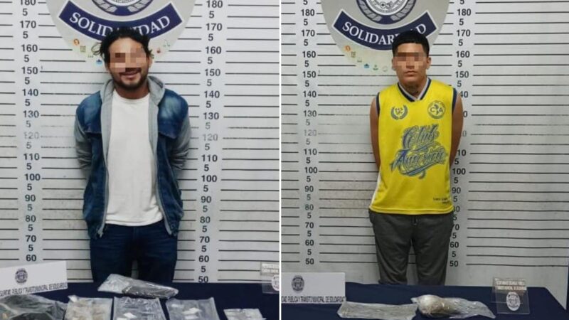Detienen a dos sujetos por delitos contra la salud en Playa del Carmen.