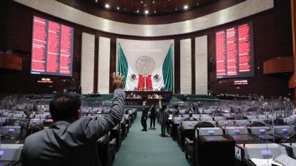 Aprueban que INE sólo reduzca 25% de presupuesto a partidos