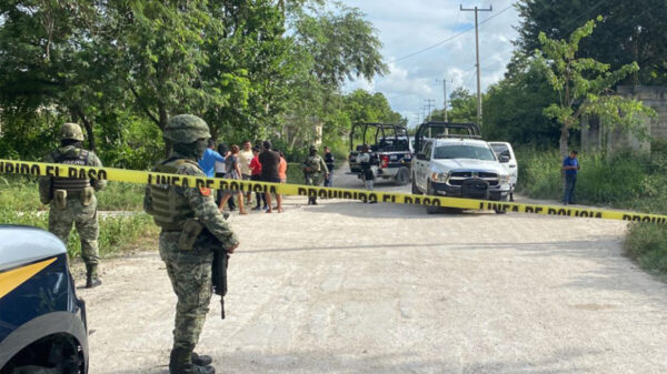 Ejecutan a balazos a repartidor en periferia de Cancún