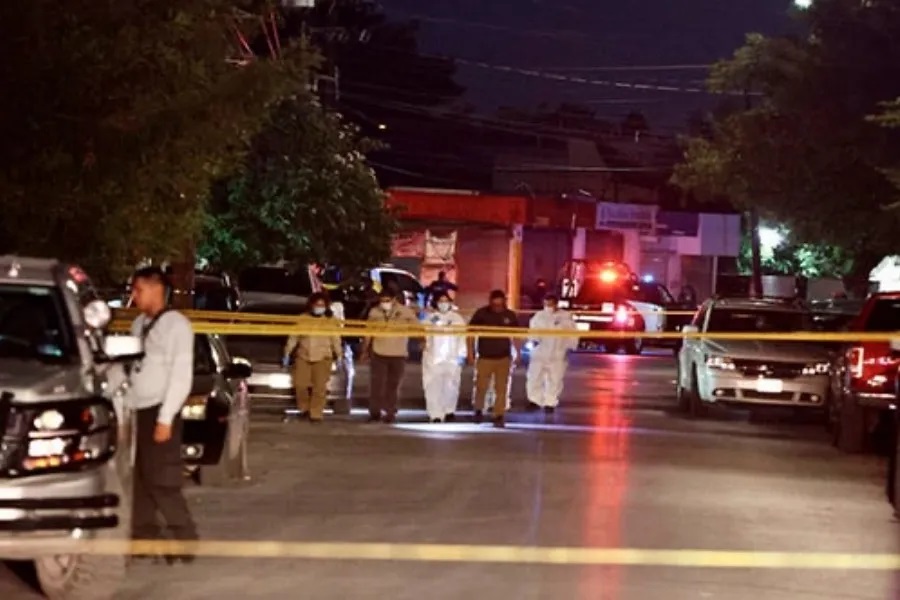 Masacre en Monterrey deja 6 muertos y 7 heridos: entre ellos exjefe policiaco; el ataque armado ocurrió durante una fiesta de cumpleaños.