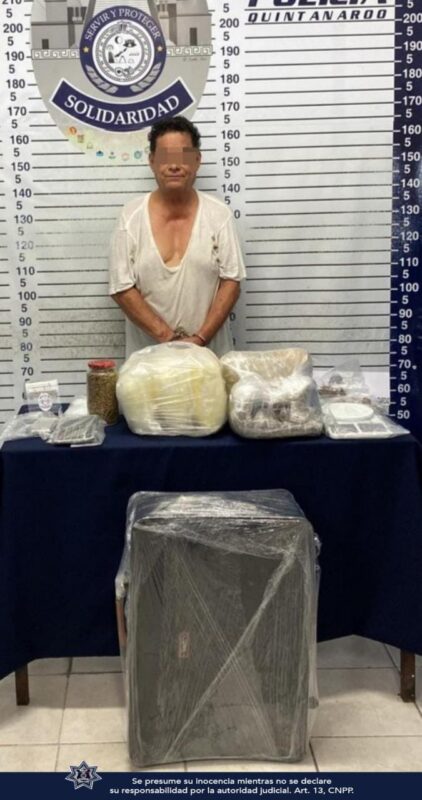 Cae narcomenudista en Las Palmas de Playa del Carmen; a Alberto “N”, originario de la Ciudad de México, tenía varios paquetes con marihuana.