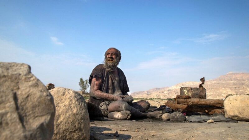 Muere el hombre conocido como el más sucio del mundo.