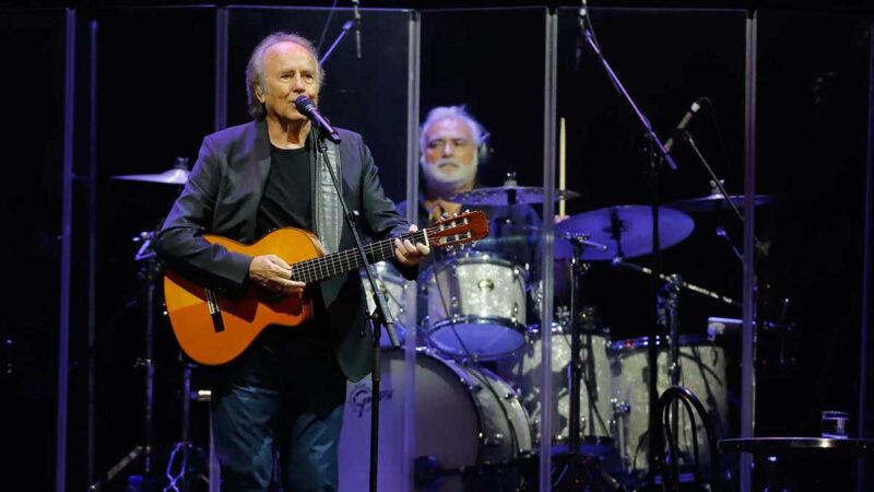 Joan Manuel Serrat se despide en el Zócalo de la CdMx