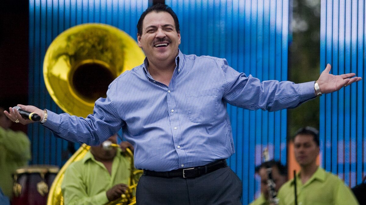 Julio Preciado aconseja a famosos no tomar en el escenario