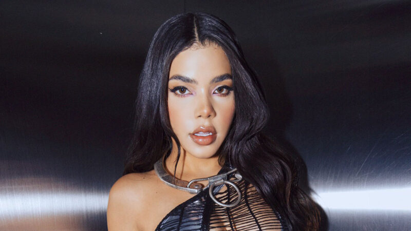 Kenia Os sufre accidente y es trasladada al hospital de emergencia