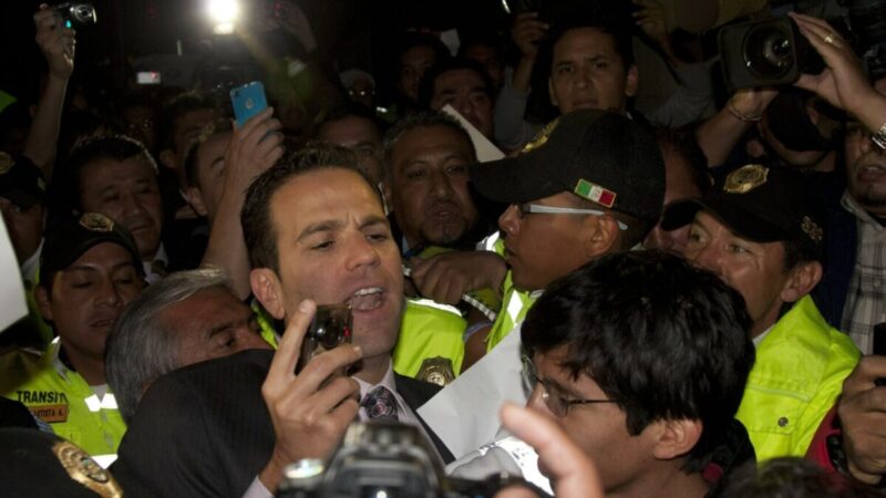 Aconseja AMLO a Loret que se dedique a escribir telenovelas