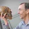 Gana Nobel de Medicina Svante Pääbo, pionero de paleogenética