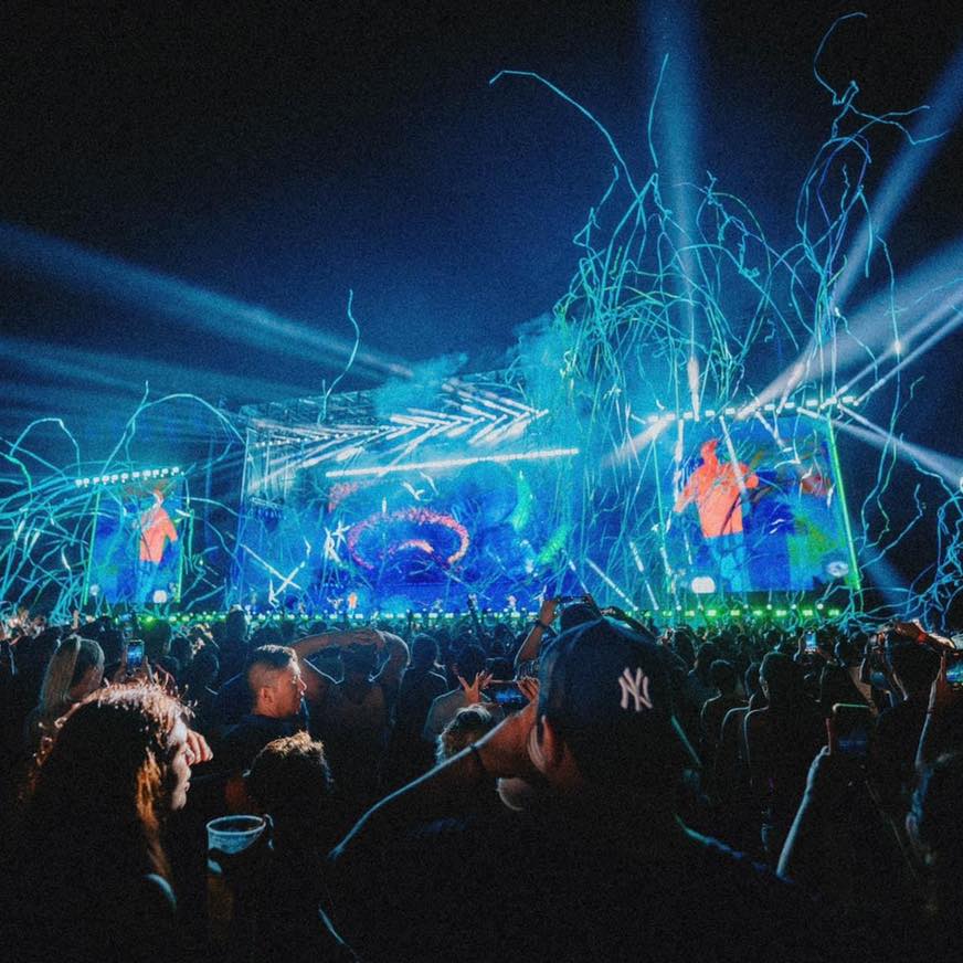 Pese a la larga espera, cancunenses disfrutan concierto de Daddy Yankee