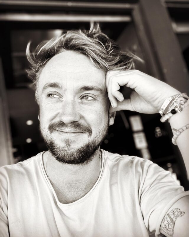 Tom Felton revela ser víctima del alcohol