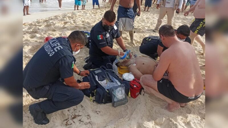 Turista a punto de perecer ahogado en playas de Cancún