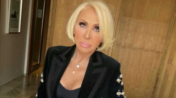 VIDEO: Laura Bozzo se corta el cabello en solidaridad con mujeres iraníes