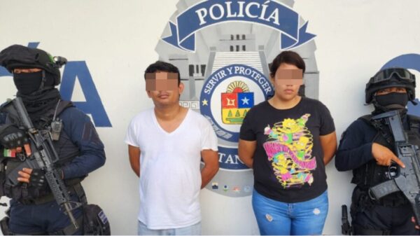 Playa del Carmen: Cae pareja de narcomenudistas en un mototaxi.