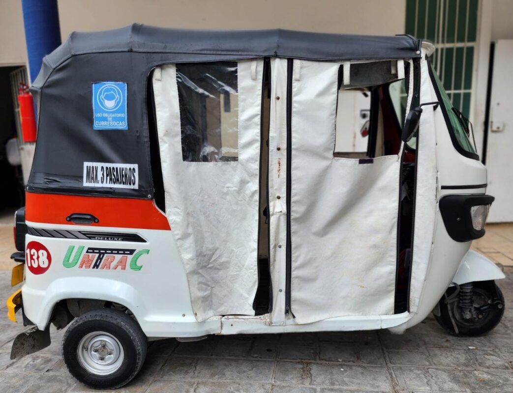 Playa del Carmen: Cae pareja de narcomenudistas en un mototaxi; un hombre y una mujer fueron detenidos en Las Palmas.