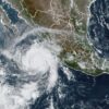‘Roslyn’ impacta las costas de Nayarit como huracán categoría 3.