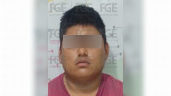 Aseguran armas y drogas durante operativo a bares en Tulum.