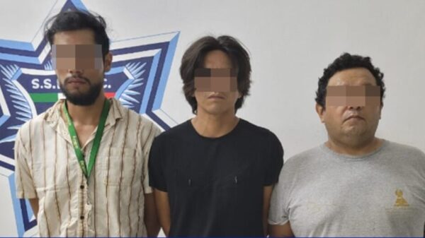 Detienen a trío de narcomenudistas en zona de invasión en Tulum.