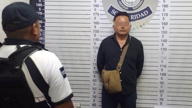 Detienen a sujeto armado en la zona turística de Playa del Carmen.