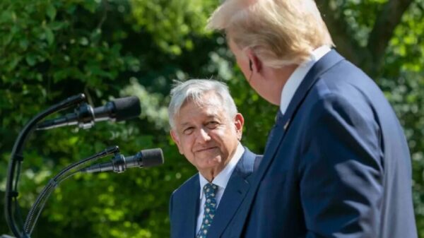 AMLO vota “sí” en sondeo para que Trump recupere su cuenta de Twitter