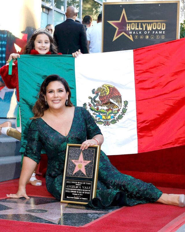 Angélica Vale recibe su estrella en el Paseo de la Fama de Hollywood