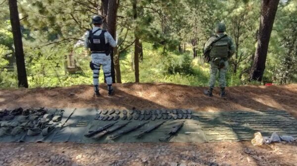 Incauta Sedena armas y equipo militar en Michoacán