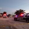 Lesionan a balazos a dos hombres en periferia de Cancún