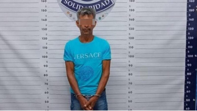 Detienen a sujeto con drogas en Villas del Sol de Playa del Carmen.