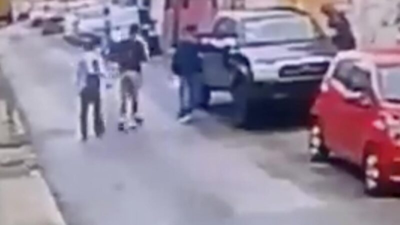 Reo en Veracruz escapa en las narices de sus custodios