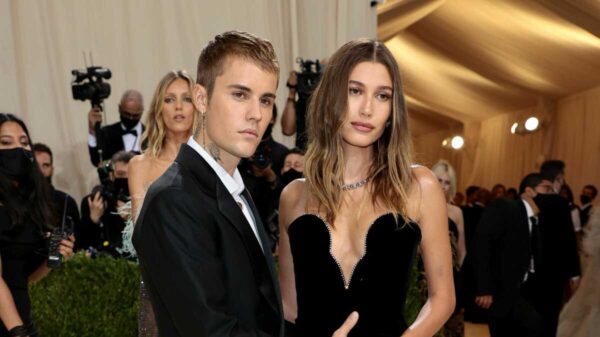 ¿Esta embarazada? Hailey Bieber muestra su vientre abultado