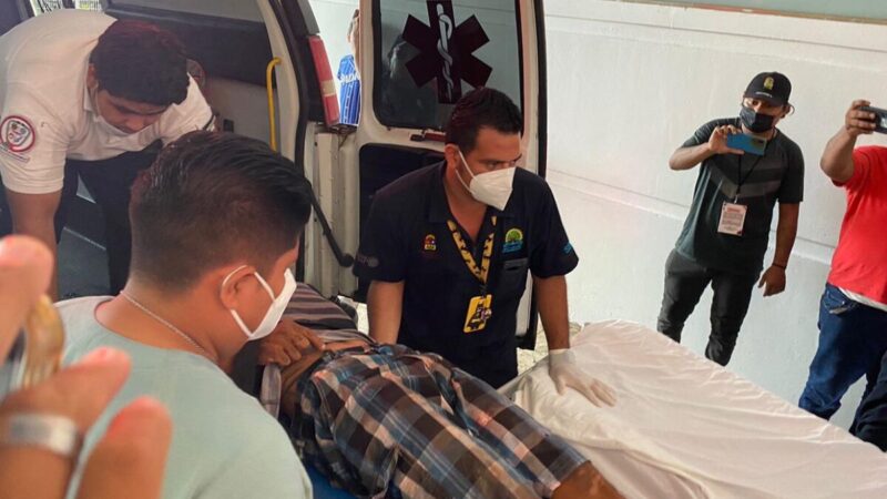 Balean a empleado en autolavado de la SM 259 de Cancún