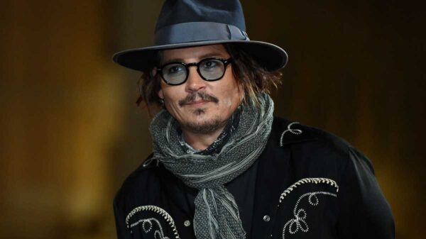 Nueva imagen de Johnny Depp como Luis XV sale a la luz