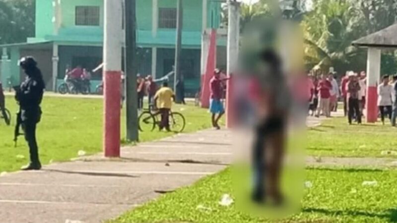 Pobladores linchan a sicario en Tabasco tras ejecutar a un ex funcionario