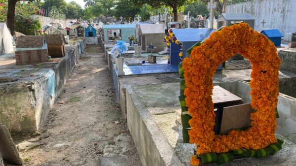 Listos los panteones de Cancún para recibir a cientos de visitantes.